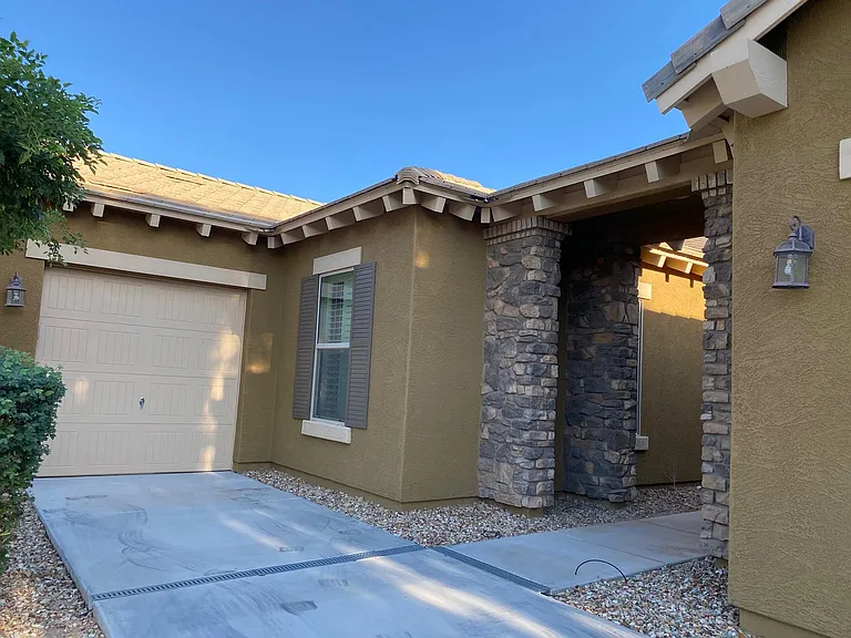1905 W Swan Dr — Photo 2