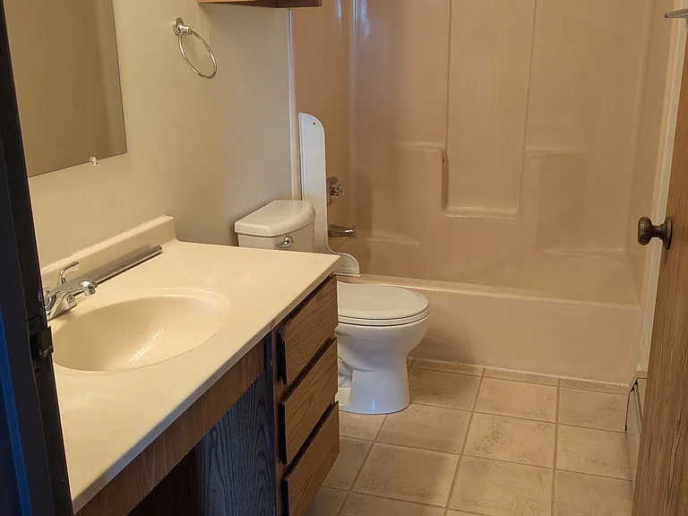 1518 E Longview Dr #6 — Photo 5