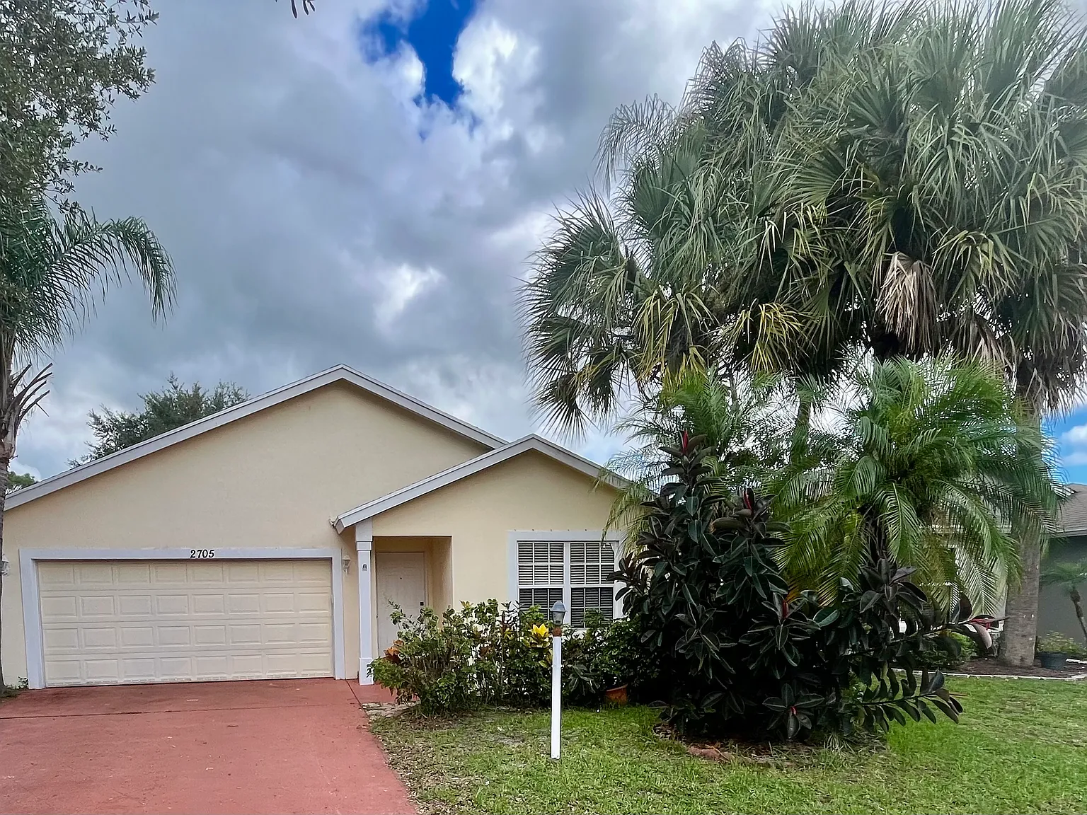 4 bed, 1625 sqft, $3,100 — Photo 1