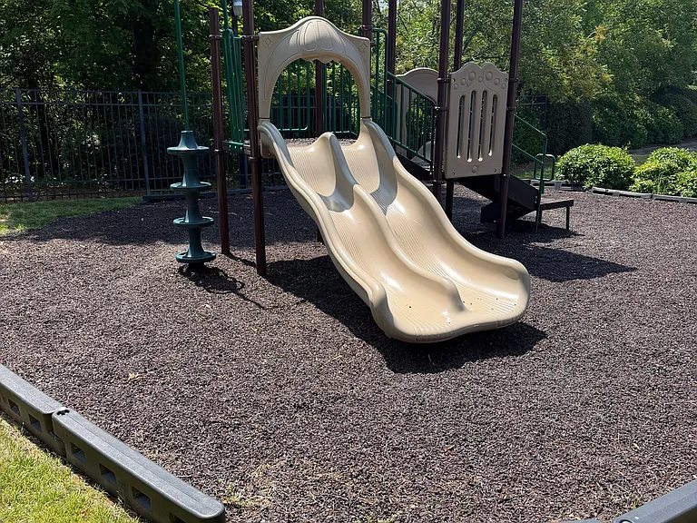 2023 Swimming Hole Cir — Photo 28