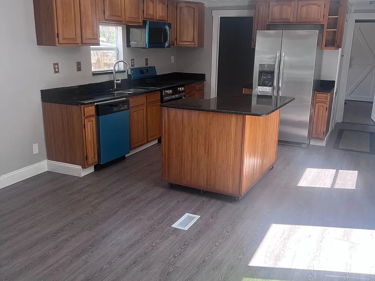 Mapletree Dr — Photo 5