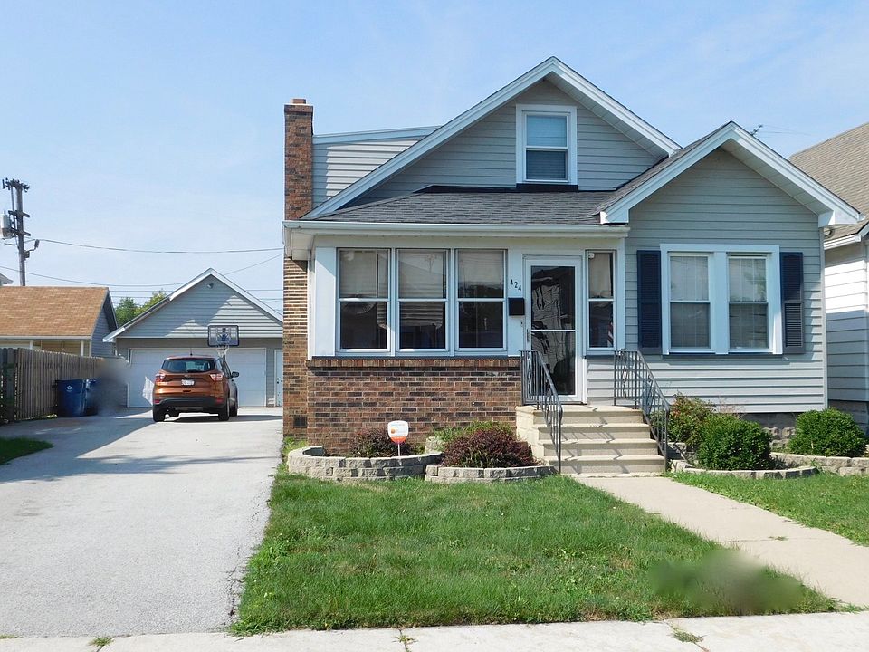 1st image of 424 E 161st Pl