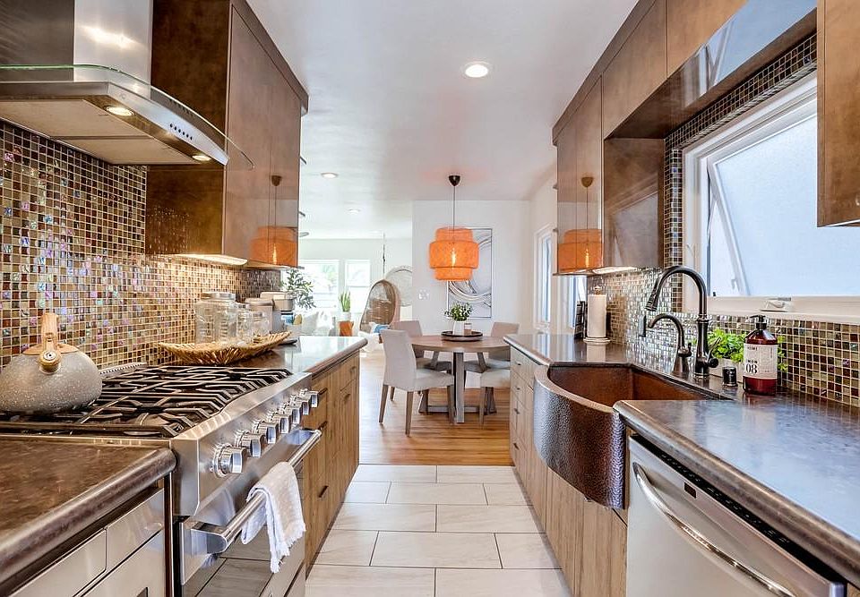 1st image of 832 Brighton Ct #1