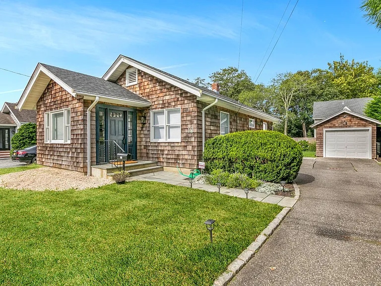 13 McGuirk St — Photo 1