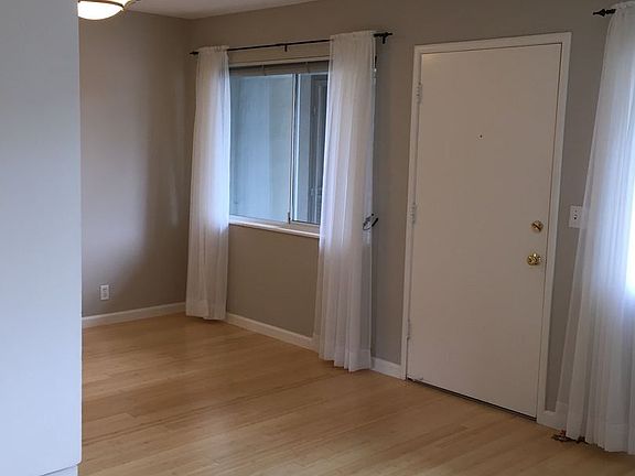 2nd image of 3485 Alameda De Las Pulgas APT 05