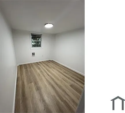 327 W 21st St — Photo 12