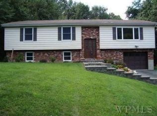 29 Boswell Rd, Putnam Valley, NY 10579