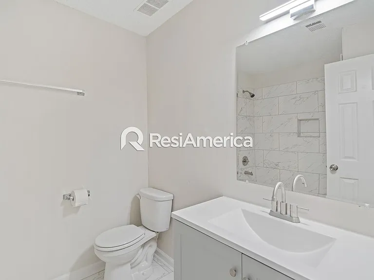 914 Valley Springs Dr — Photo 8