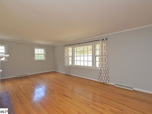 5th image of 410 Shannon Dr