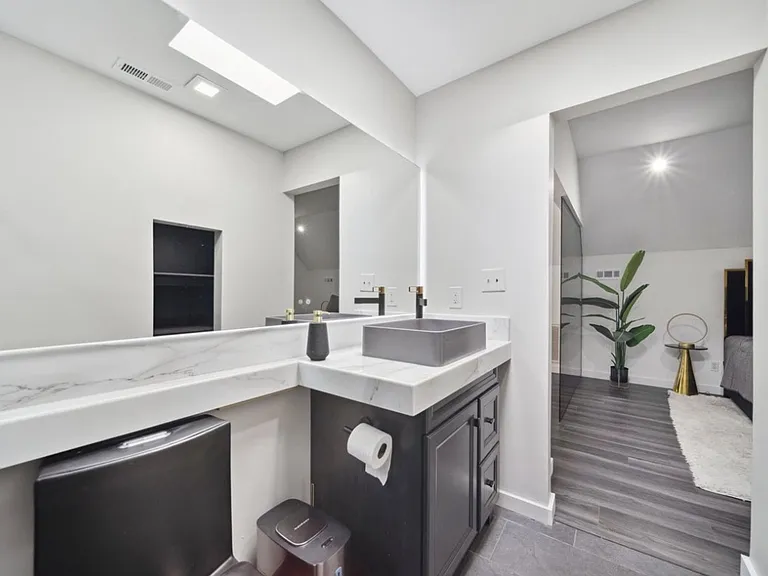 2718 Omah St — Photo 32