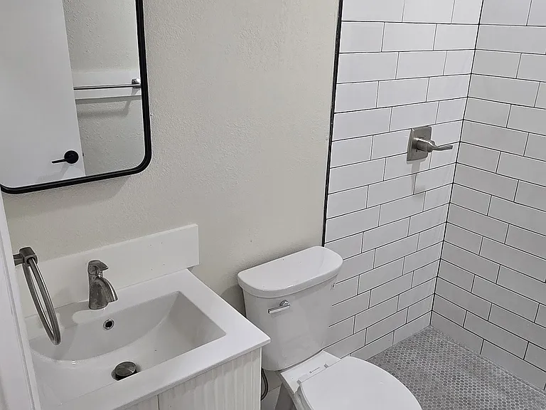2045 Buckman St — Photo 20