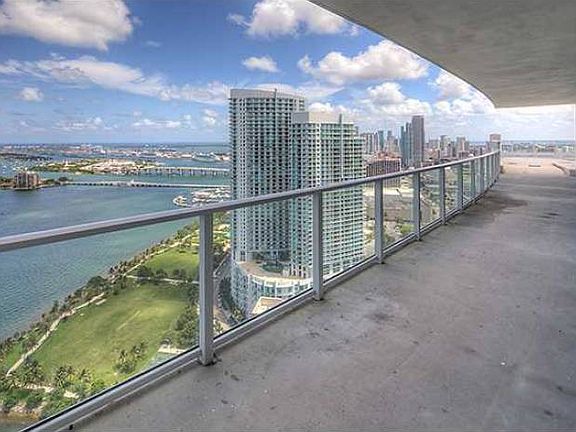 4th image of 2020 N Bayshore Dr APT 4005