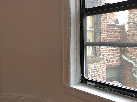 3rd image of 14 Bedford St #15C