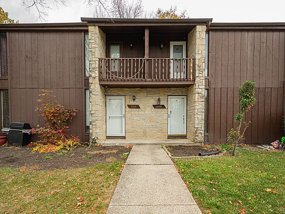 2nd image of 2820 Stonehenge Dr