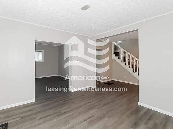1581032_003_wm_-_living_room_12935216.jpg