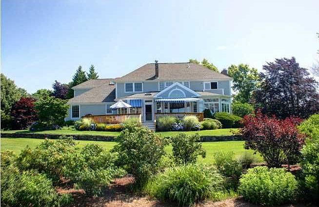 2nd image of 13 Stone Tower Ln