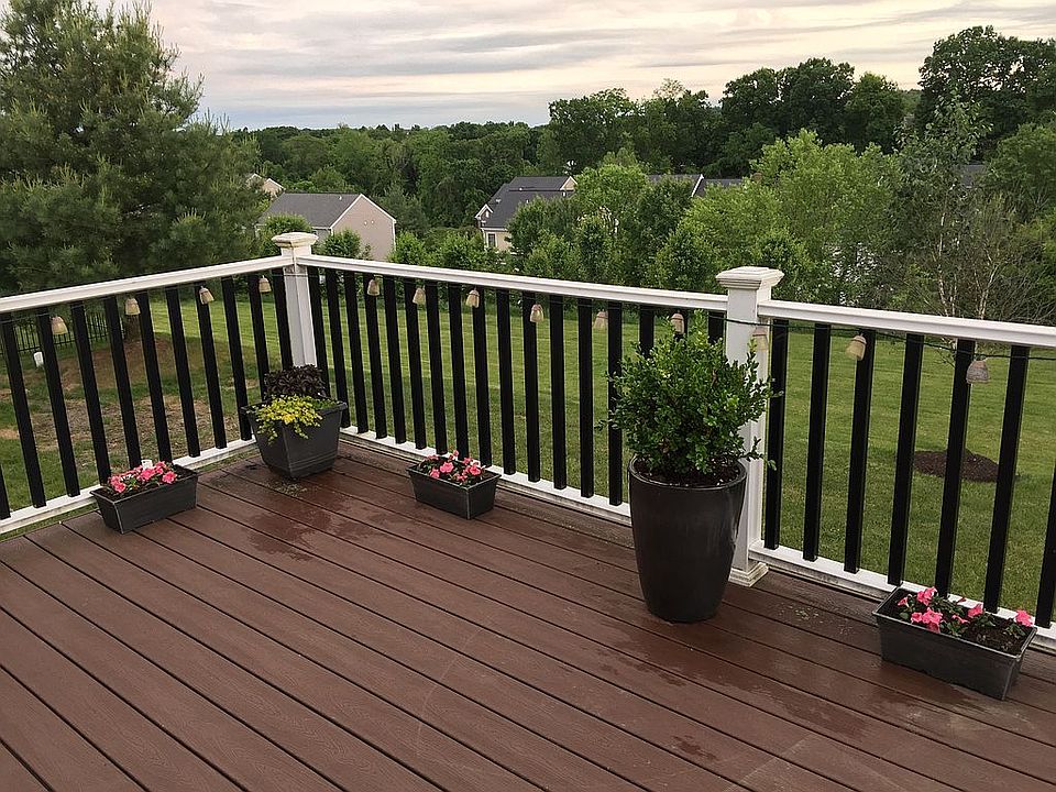 2nd image of 5855 Longview Cir