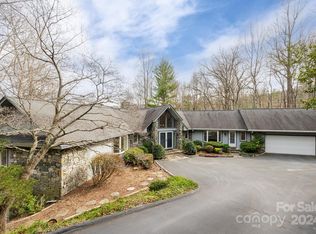 321 Winding Meadows Dr, Flat Rock, NC 28731
