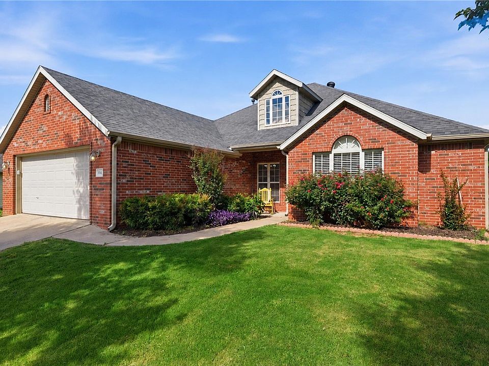 1st image of 596 N Fox Meadows Ln