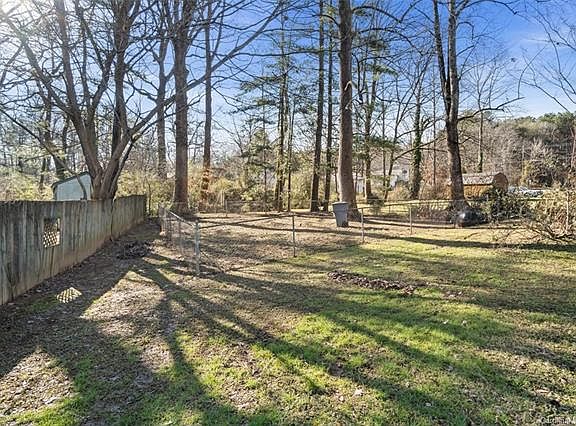 2nd image of 531 Colony Ct