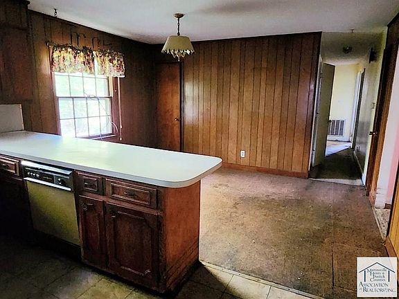 4th image of 1520 Bassett Hts