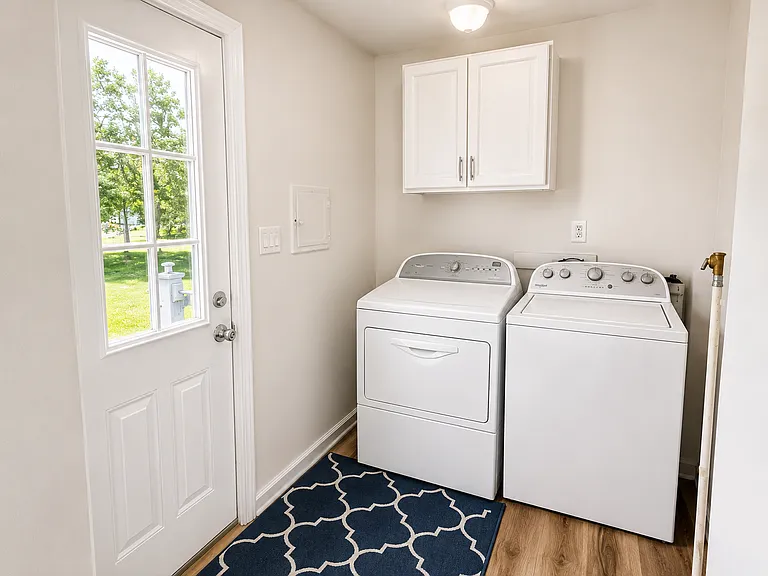 1102 Murray Dr — Photo 8