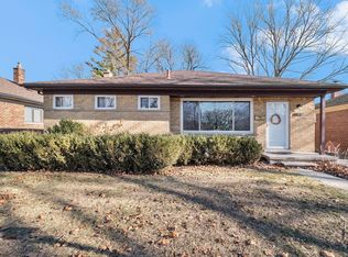 8853 Woodside Dr, Oak Park, MI 48237