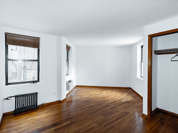 4th image of 29 7th Ave S #2AA