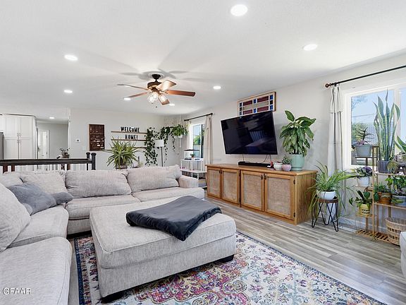 2nd image of 211 Wolcott Ave