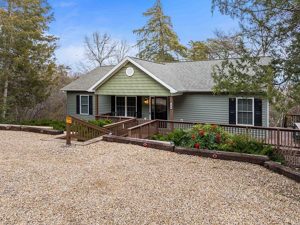 1st image of 196 Magnolia Ct