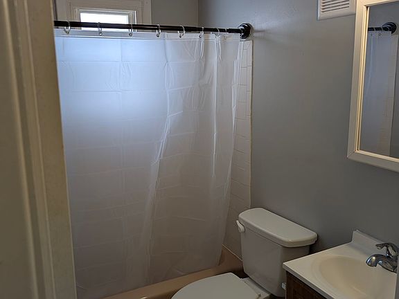 4th image of 509 Forest Ave APT 1