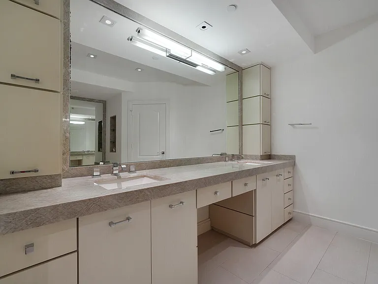 550 SE Mizner Blvd #B209 — Photo 37