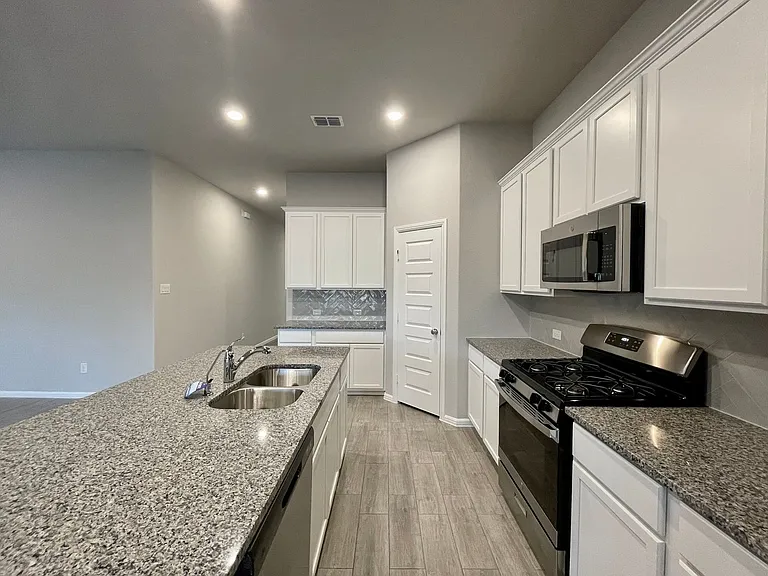 3316 Coronation Ct — Photo 27