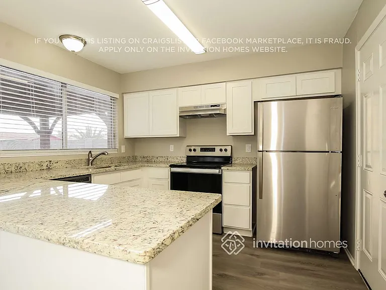 5433 W Altadena Ave — Photo 7