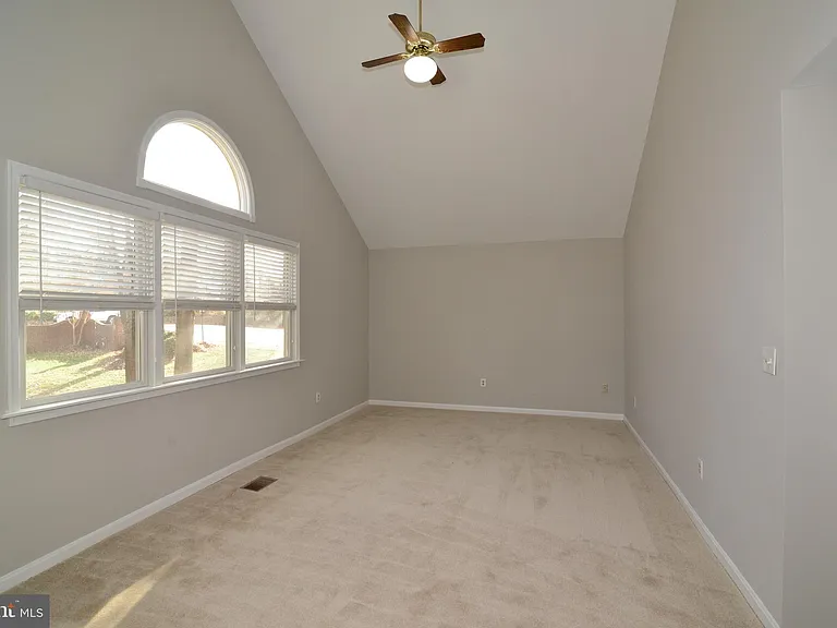 10200 Aspen Willow Dr — Photo 25