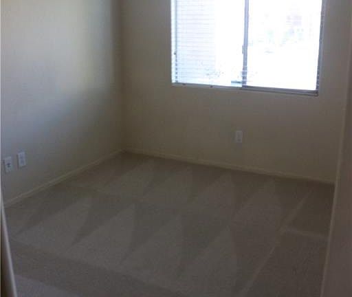 5th image of 9121 Mackanos Ave