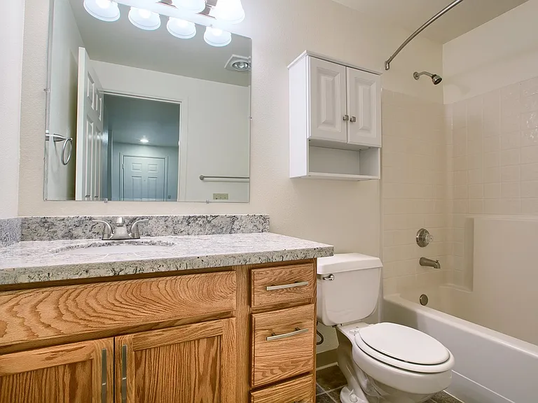 Campus Landing Apartments — Photo 23