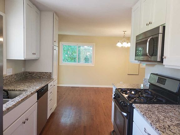 3rd image of 853 N Martin Dr