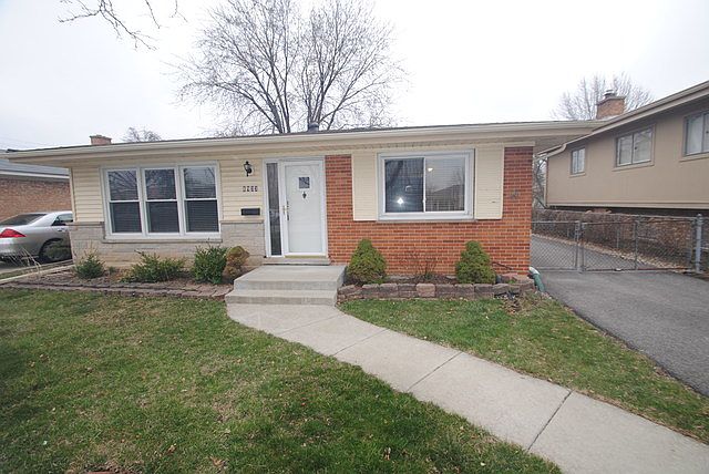 1st image of 8933 Oak Park Ave