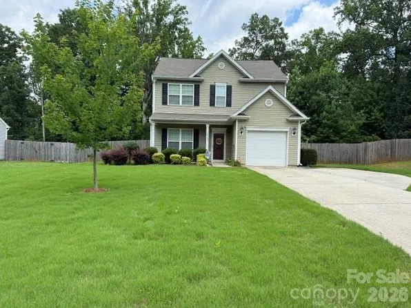 10731 Forest Dr, Matthews, NC 28105