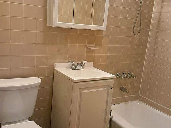 4th image of 2274 Broadway APT 3C