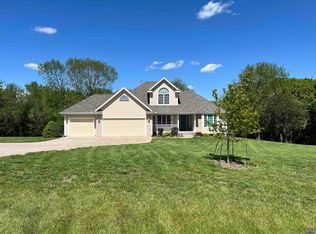 2932 NE Kansa Trl, Topeka, KS 66617