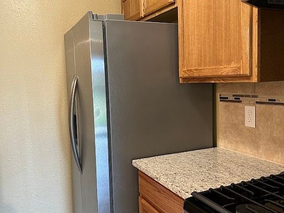 5th image of 802 Stovall Ave
