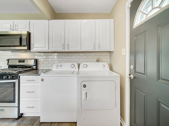 2nd image of 3838 Robinhood Ln