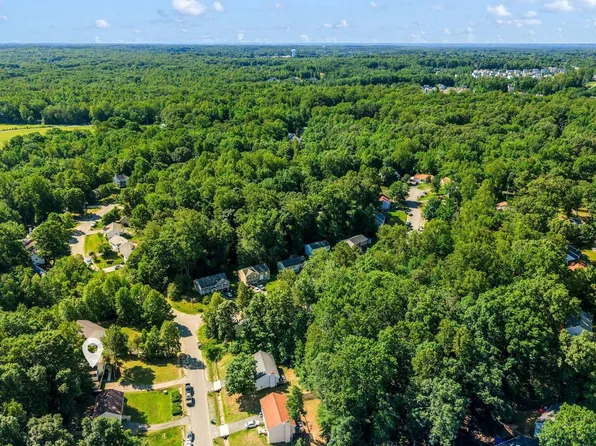 36 Plumosa Dr, Fredericksburg, VA 22405