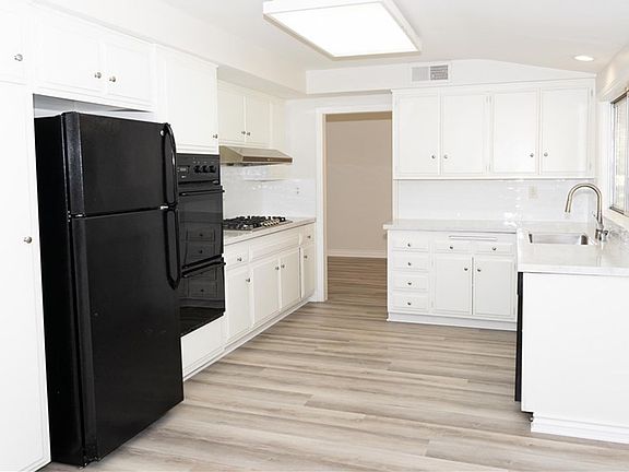 4th image of 17236 Escalon Dr