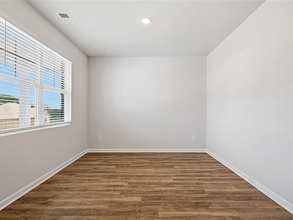 5th image of 590 Great Salt Ln