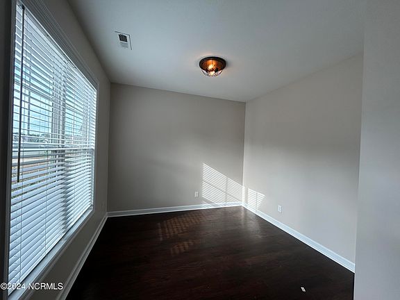 4th image of 101 Peakwood Court