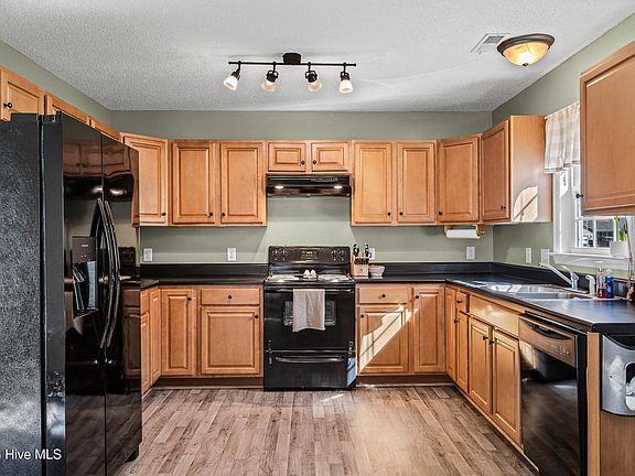 3rd image of 202 Hominy Court