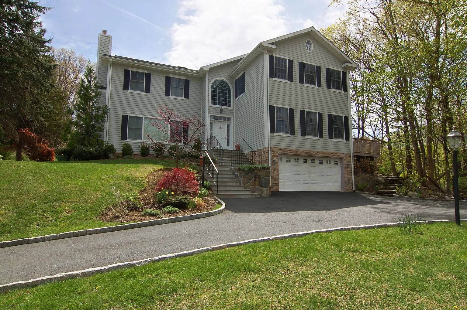 181 Sprain Rd photo 1